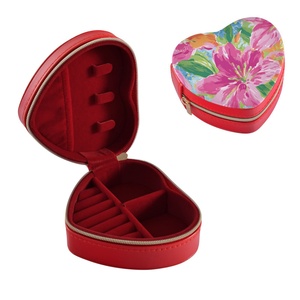 Étui à bijoux en cuir PU portable avec logo personnalisé, motif floral hawaïen, petit organisateur de voyage, forme de cœur rouge - Product Image 1