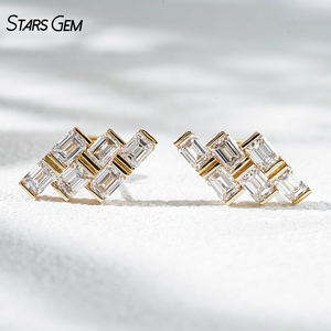 Boucles d'oreilles clous Starsgem en or massif 18 carats avec diamants de laboratoire 1,18 carat total DEF VS taille émeraude plaqué rhodium style tendance et élégant - Product Image 2