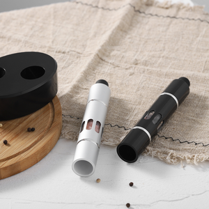 Premium duurzame aluminium pepermolen multifunctionele keukenhulp accessoires voor thuis en in de keuken voor het kruiden van gerechten - Product Image 5