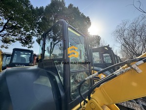 Gebruikt Komatsu PC35MR minigraafmachine, 3,5 ton, met bulldozerblad, compact, geschikt voor kleine landschapsaanleg en kleine bouwwerkzaamheden - Product Image 1