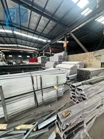 Structure de conteneur en acier galvanisé de 20 pieds, taille personnalisable, pour bâtiments de bureaux modernes et ateliers