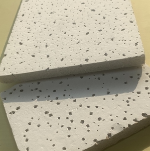 Azulejos de techo acústicos de diseño moderno Paneles absorbentes de sonido para interiores Ambiente de estudio Lana mineral Aislamiento acústico Uso interior - Product Image 2