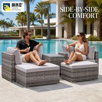 Ensemble de meubles de patio modulaires 5 pièces en rotin PE, 2 chaises, 2 ottomanes, table d'appoint en verre capitonnée