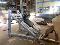 Vente directe usine – Appareil de musculation professionnel pour usage intensif : presse à cuisses et hack squat incliné pour le renforcement des muscles des jambes et la musculation.