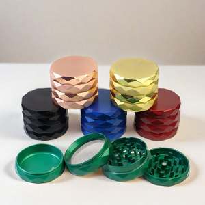 Broyeur à herbes en aluminium de qualité supérieure, classique, à bords diamantés, manuel, 63 mm, 4 couches, accessoires pour fumer - Product Image 1