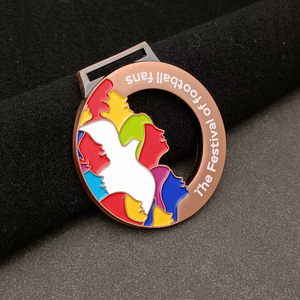 Médaille Ronde Creuse en Cuivre et Zinc Antique, Émail Souple Multicolore, Colombe de la Paix, Personnalisée, Souvenir Commémoratif de Football en Gros - Product Image 1