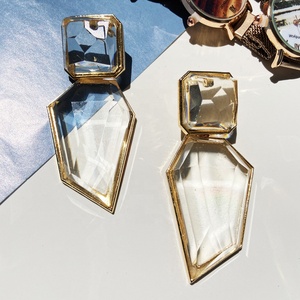 Kaimei 2021 di modo esagerato geometrica acrilico <span class=keywords><strong>orecchini</strong></span> grande Della Boemia Irregolare Trasparente Oro Della Resina Ciondola Gli <span class=keywords><strong>Orecchini</strong></span> Delle Donne Degli <span class=keywords><strong>Orecchini</strong></span> - Product Image 1