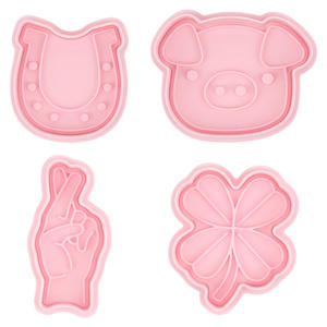 Ensemble de découpoirs à biscuits en plastique écologique en forme de tête de cochon et de trèfle à quatre feuilles de la série Lucky pour la pâtisserie au fondant - Product Image 6