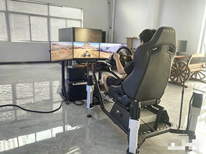 Máquina de grúa de tres pantallas con simulación de conducción de seis ejes, juego de carreras de coches operado con monedas metálicas, simulación de seguridad vial, 1 año - Product Image 6