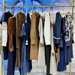 Ropa Usada al por Mayor para Mujer 2023: Lote Mixto de Vestidos de Marca Nueva, Paquete a Granel, Ropa con Etiqueta Cortada, Stock de Ropa. - Product Image 6