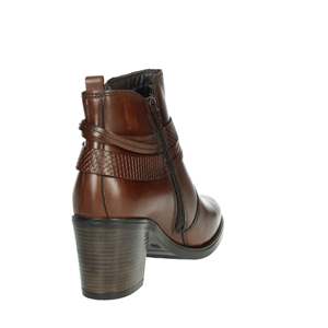Botines de Mujer Cinzia Soft Marrón IS380527 de Cuero con Hebilla y Tacón Estilo Chukka - Product Image 2