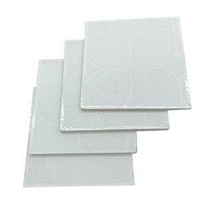 Panel de Yeso Cuadrado Perforado Artístico Recubierto de Vinilo PVC Blanco de 7 mm para Techo Falso con Rejilla de Techo - Product Image 1