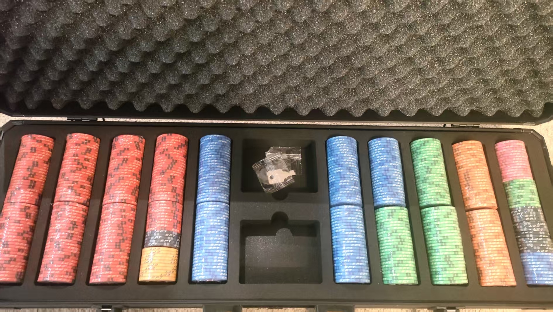 Juego de fichas de póker de 500 unidades.