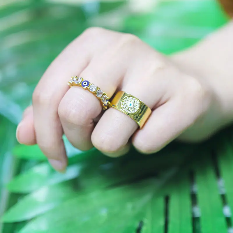 Minimalistische Vrouw Gold Fijne Split Open Blauwe Ogen Sieraden Ringen