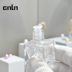도매 5ml 빈 펜던트 향수병 스크류 캡 무광 스크린 인쇄 차량용 나무 방향제 유리 용기 - Product Image 4