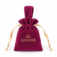 Sac fourre-tout de luxe en velours imprimé sur mesure avec logo en relief et fermeture à cordon pour cadeaux de mariage