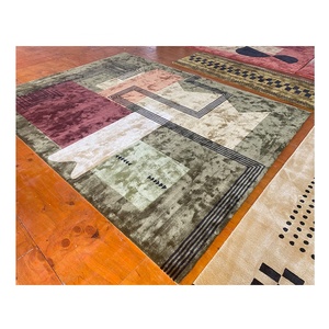 Alfombra de seda de bambú personalizada de fábrica para sala de estar y dormitorio, Alfombra de patrón abstracto con mechones a mano, técnica de pila de bucle - Product Image 1