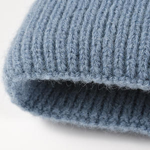 Chapeau Colorblock tricoté <span class=keywords><strong>avec</strong></span> <span class=keywords><strong>pompon</strong></span> <span class=keywords><strong>Bonnet</strong></span> tricoté chaud bicolore à la mode Usine Personnalisé Crâne Tricoté Bobble Chapeau - Product Image 4
