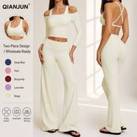 Ensemble de sport tendance pour femme : tenue de yoga à col carré, haut à épaules dénudées et demi-manches, soutien-gorge de sport rembourré à dos croisé, idéal pour la gym et le fitness