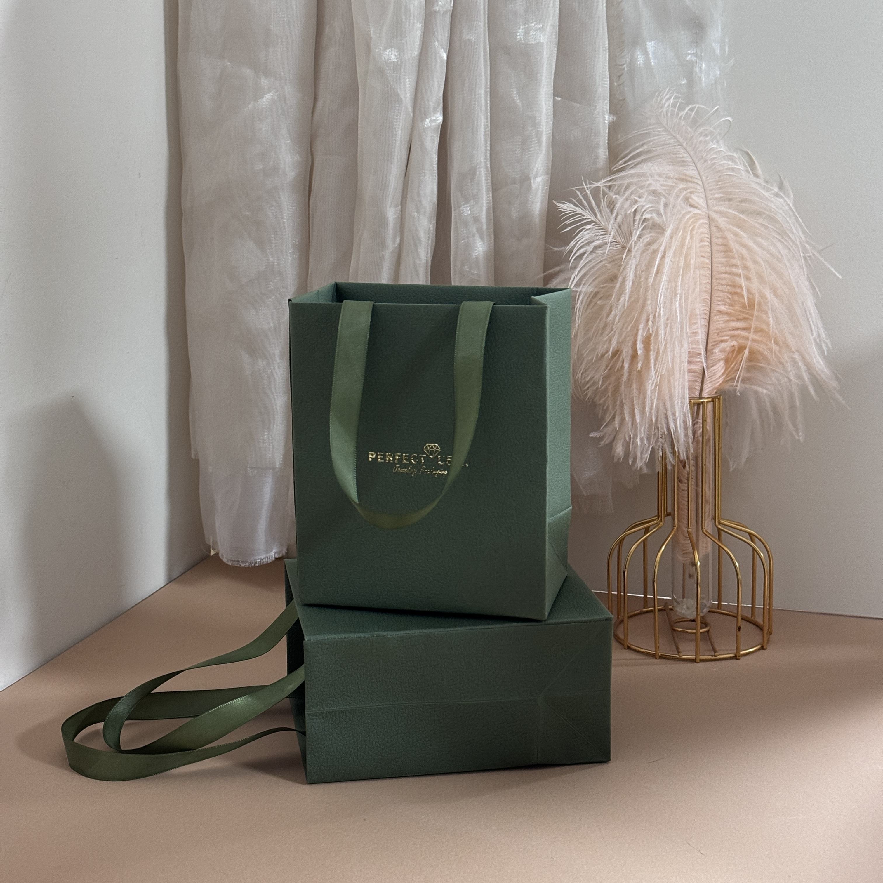 สีเขียว