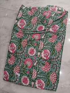 Tela de Algodón Estampada a Mano de Lujo, Patrones Vibrantes, Material Natural Puro y Transpirable para Ropa, Edredones, Cortinas y Cojines - Product Image 4