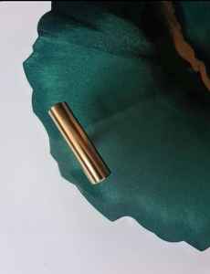 Plateau en résine fait main durable avec un design élégant, conçu pour servir des boissons, des collations et améliorer la présentation de la table dans n'importe quelle pièce - Product Image 6