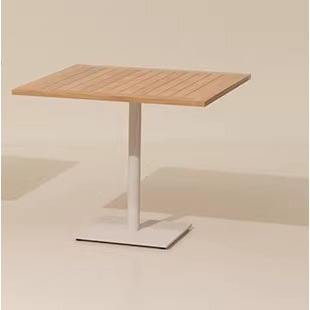 Table en frêne, 70*70 cm, article unique, frais de port non inclus.