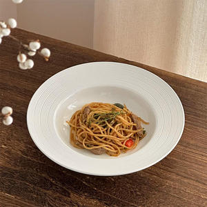 Assiettes creuses en céramique blanches <span class=keywords><strong>semi</strong></span>-mates rondes en vrac, style chapeau de paille, haut de gamme, pour fêtes, dîners, steak, pâtes, avec motif lignes, économiques - Product Image 3