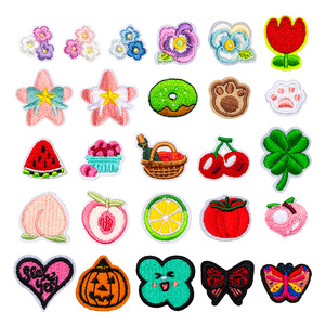 Handmade DIY Chenille trang trí các bản vá lỗi <span class=keywords><strong>mini</strong></span> bốn lá cỏ ba lá phim hoạt hình hoa trái cây thêu sắt-on thân thiện với môi kích thước nhỏ - Product Image 1