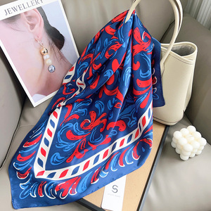 Nuova Sciarpa Quadrata in Poliestere con Motivo Floreale, Versatile da Donna, per il <span class=keywords><strong>Collo</strong></span>, Estiva, di Alta Gamma, Protezione Solare, Foulard, Sciarpa per la Testa, Abbinabile a Camicie - Product Image 3