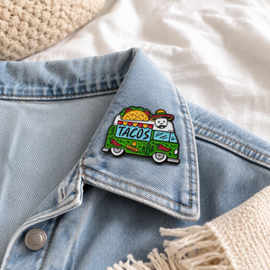 Pin de esmalte suave chapado en oro, divertido y genial, con diseño de tacos, camión de comida, sombrero, cuello y chaqueta, ideal como souvenir de tienda, con tarjeta de soporte. - Product Image 2