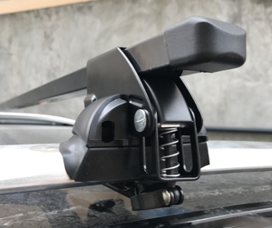 Barras cruzadas directas de fábrica, portaequipajes <span class=keywords><strong>universal</strong></span> para techo de coche, barras cruzadas, portaequipajes para exteriores instalado en el riel del techo - Product Image 4