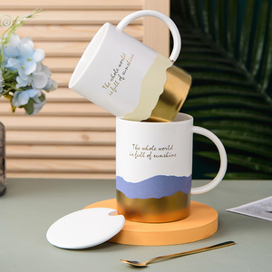 Tasses en porcelaine de haute qualité à motif vague d'eau de mer dorée 400 ml 13 oz, tasses à thé de luxe, mugs amusants, mug en céramique avec couvercle et cuillère - Product Image 2