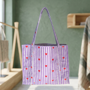 Sac fourre-tout matelassé en coton bleu à imprimé floral botanique, en tissu doux et rembourré, idéal pour les week-ends décontractés, sac spacieux et confortable en tissu. - Product Image 2