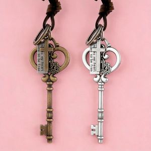 Collana Punk in Lega con Piuma Intrecciata, Ciondolo a Croce e Ala d'Angelo Placcato Bronzo Antico per Uomini e Ragazzi, per Feste - Product Image 4