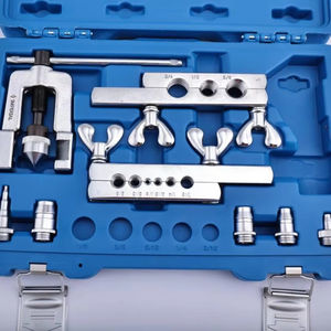 Profesional 45 °   Herramienta de Doble Abocardado con Yugo de Acero Forjado y Diseño Autocentrante para Reparación de Aire Acondicionado y Automóviles - Product Image 1