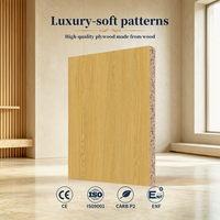 Panneaux OSB3 durables de qualité E0 certifiés CE pour armoires de chambre, étagères modernes, finition 4x8 18mm 9mm, panneau mélaminé Doka