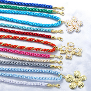 Bán Buôn Handmade Bện Đầy Màu Sắc Sợi Dây Thừng Vòng Cổ Xoắn Lụa Chuỗi Dây Xích Tự Làm Đầy Màu Sắc Dây Vòng Cổ - Product Image 2