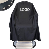 Tabliers de coiffure imperméables en polyester confortables avec logo personnalisé et col en silicone pour salon de coiffure
