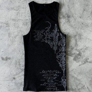 Top Senza Maniche Stile Y2K Cyber Sigilism Grunge, <span class=keywords><strong>Canotta</strong></span> Gotica <span class=keywords><strong>Bianca</strong></span> <span class=keywords><strong>a</strong></span> <span class=keywords><strong>Costine</strong></span> con Stampa di Croce Gotica e Scritta - Product Image 3