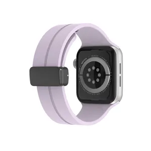 Pulseira de silicone magnética esportiva com fivela dobrável para Apple Watch Series Se 7 6 5 4 3 2 1 45 mm Pulseira macia para iWatch