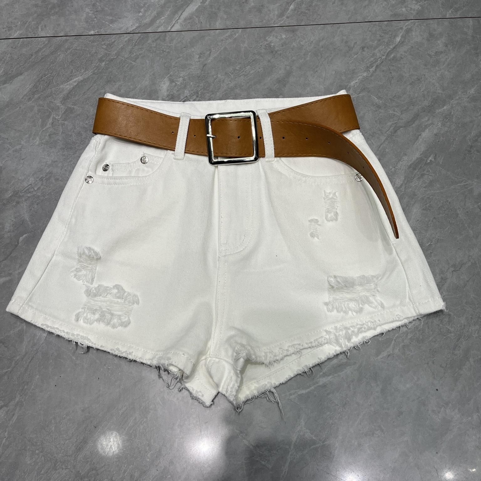 Blanc (sans ceinture)