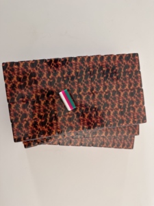 Juego de Mahjong Americano Moderno de 4 Niveles Apeco Tortoiseshell, 160 Fichas Acrílicas, para 8 Jugadores, Lujoso, Duradero, Ecológico y Portátil - Product Image 3
