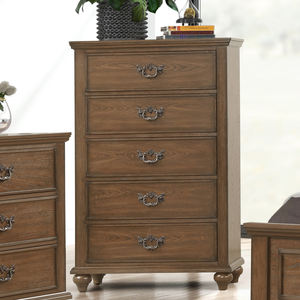 Mesa de Noche Tradicional de Madera Cálida con 2 Cajones y Tiradores Decorativos para Dormitorio - Product Image 3