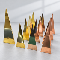 Trophée en acier inoxydable durable, médaille d'honneur, catégorie des récompenses, célébration annuelle de l'entreprise, surface miroir métallique, triangulaire