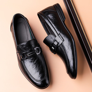 รองเท้าหนังสีน้ำตาลแบบสวมสำหรับผู้ชาย ระบายอากาศได้ดี เหมาะสำหรับใส่ทำงาน ใส่ลำลอง หรือใส่เป็นทางการ - Product Image 2