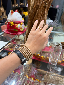 Bracelet en bois d'agar naturel Toc Kien, 8 mm, 108 perles rondes, bijoux en bois d'oud vietnamien pour la méditation et le port quotidien - Product Image 6