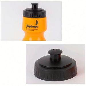 Bouteilles d'eau sportives avec logo personnalisé, couvercle de qualité alimentaire, impression couleur intégrale, logo promotionnel, bouteille d'eau durable en plastique pour vélo et course à pied - Product Image 3