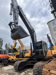 Excavatrice sur chenilles Hyundai 305LC-9T d'occasion 30t – Excavatrice sur chenilles Hyundai 305, 305LC-9, 305LC-9T d'occasion à vendre - Product Image 2