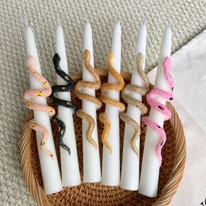 Candela a Forma di Serpente in Cera di Soia Premium, Candela Unica Affusolata Nera, Argento e Oro per Halloween in Vendita all'Ingrosso - Product Image 1